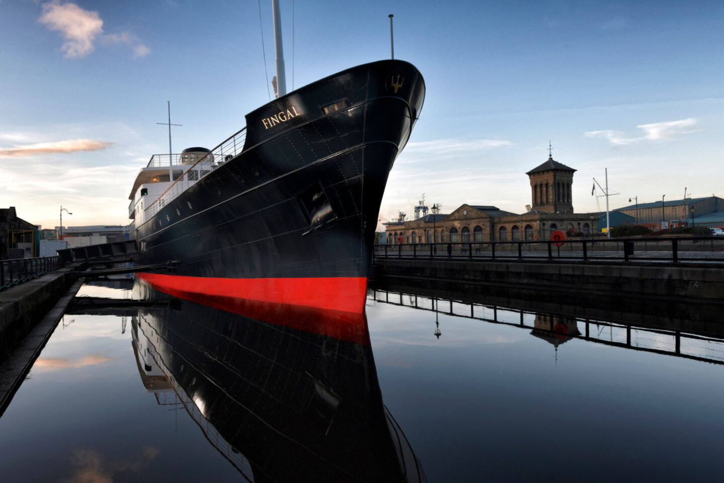 Floating Luxury Accommodation Aboard Fingal